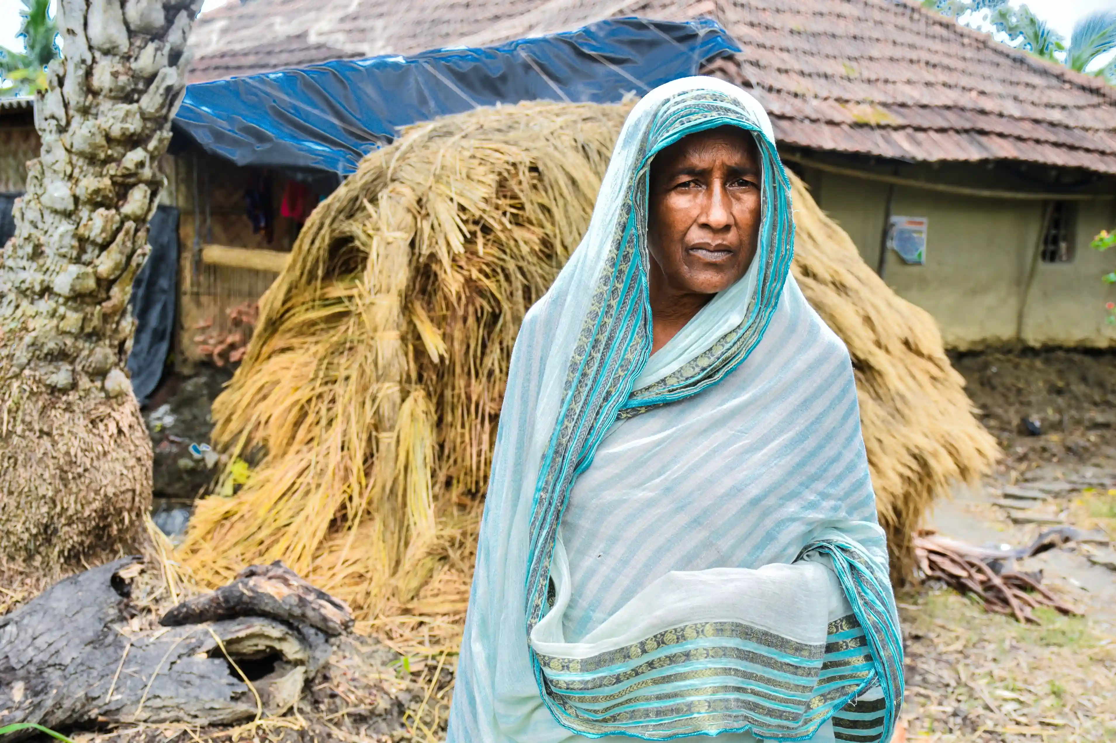 Nabatara Foundation volunteers providing disaster relief support in Sundarban